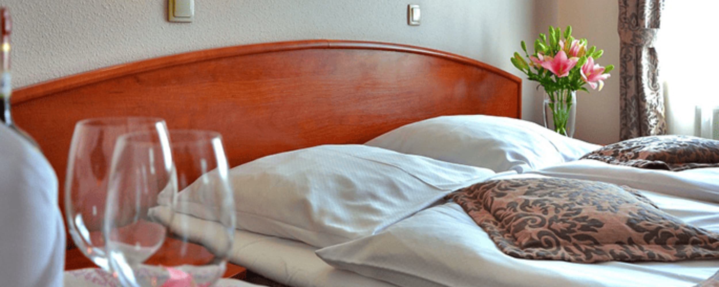Guarantees in Off-Plan Hotel Leases: What to Negotiate